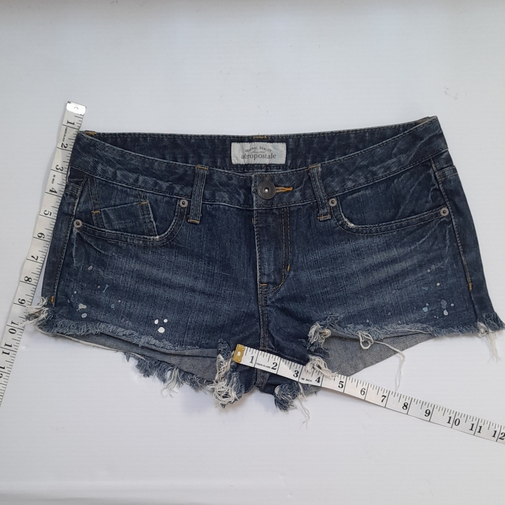 ● AEROPOSTALE | CUT OFF & PAINT DOTS SHORT - Picture 3 of 16